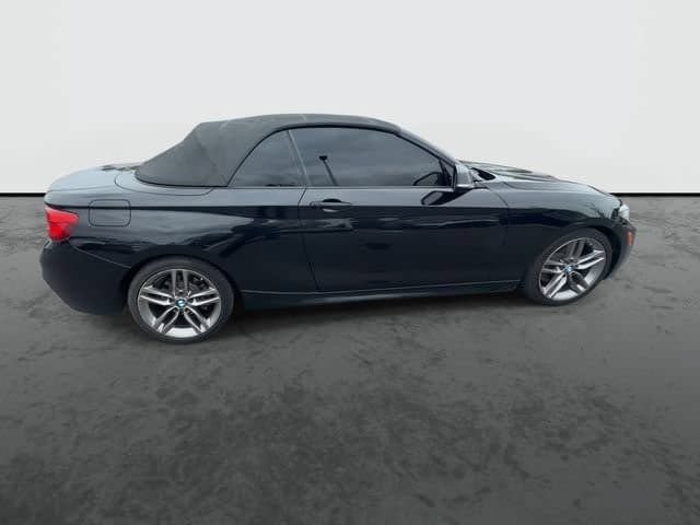 Used 2018 BMW 230i Convertible RWD image 10