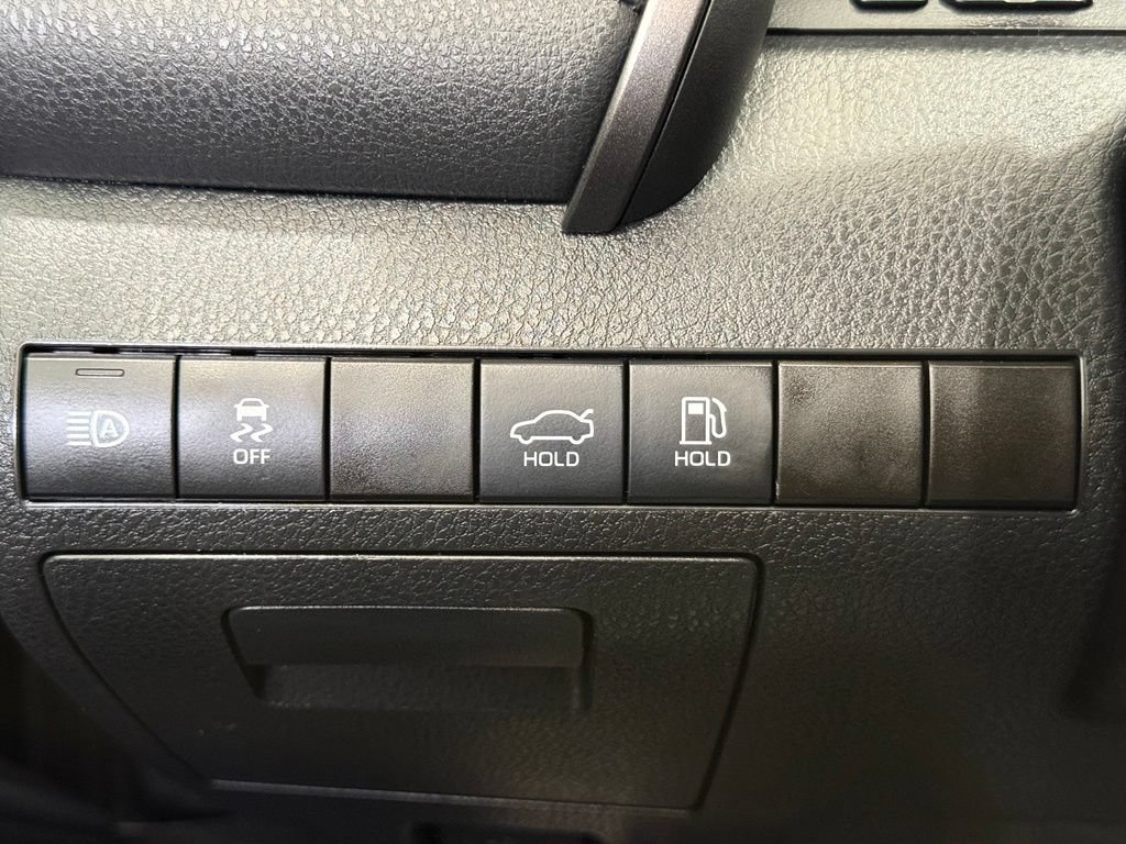 Used 2022 Toyota Camry LE FWD image 31