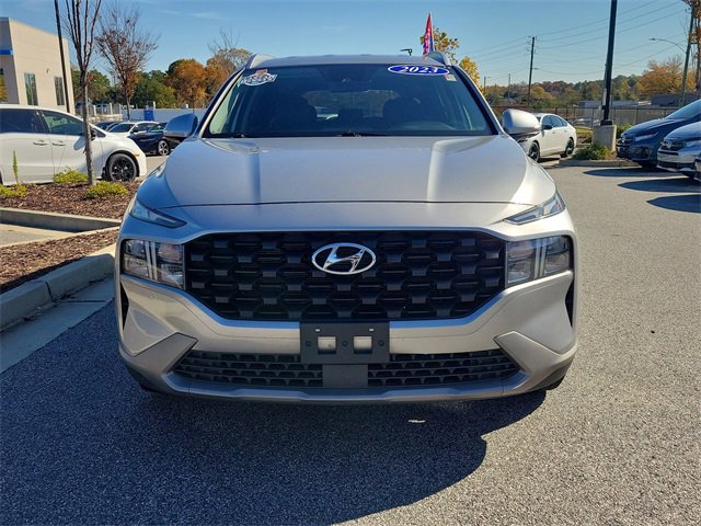 Used 2023 Hyundai Santa Fe SEL image 2