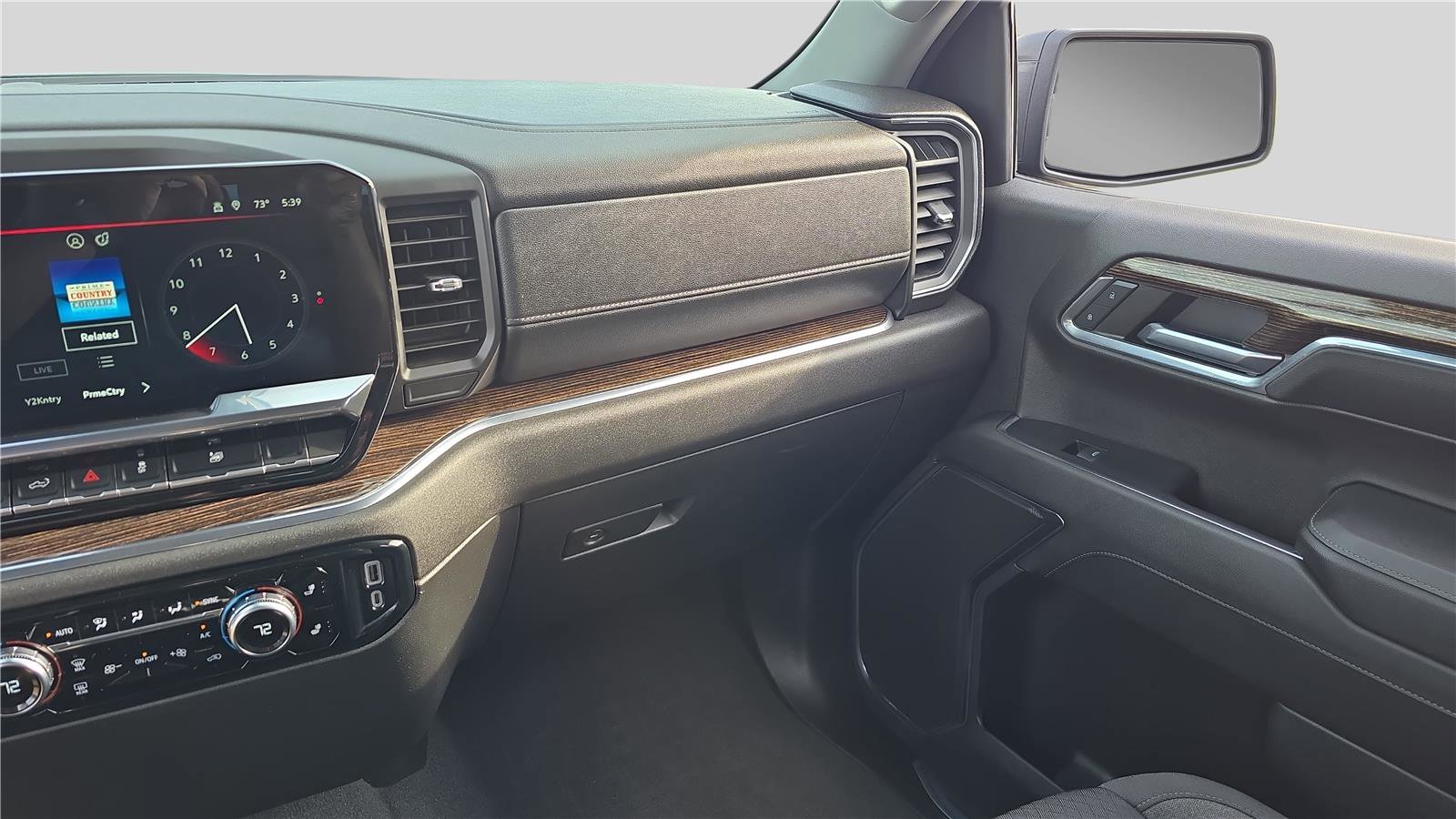 Used 2024 GMC Sierra 1500 Elevation w/ LPO, Elevation Black Package image 15