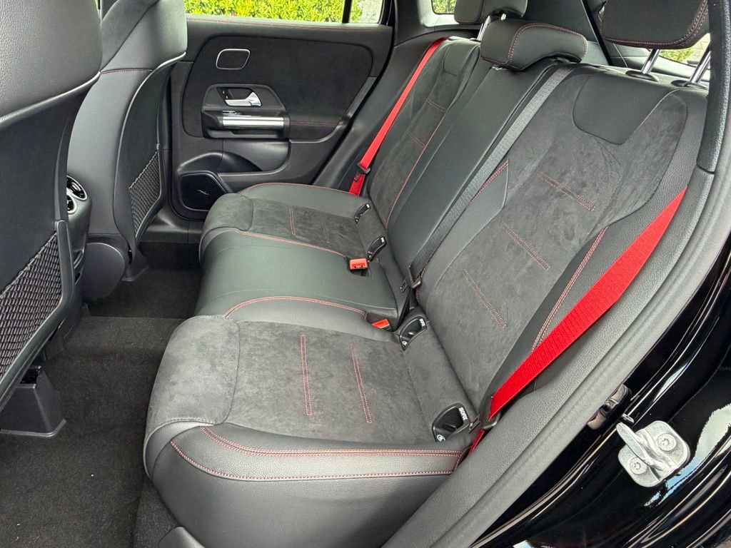 New 2026 Mercedes-Benz GLA 35 AMG 4MATIC image 31