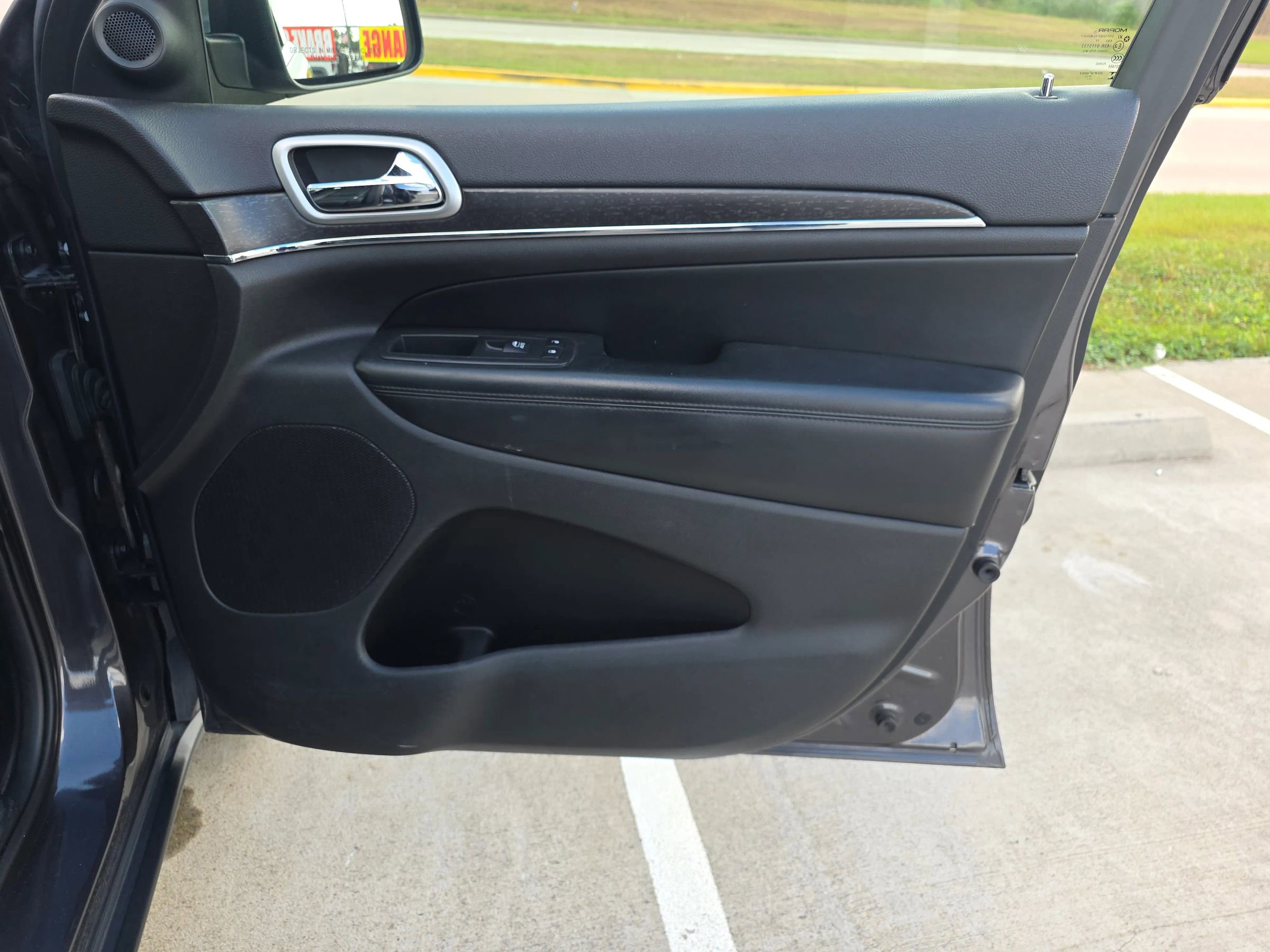 Used 2018 Jeep Grand Cherokee Limited image 26
