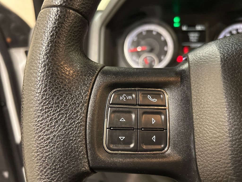 Used 2015 RAM 1500 Express RWD image 22