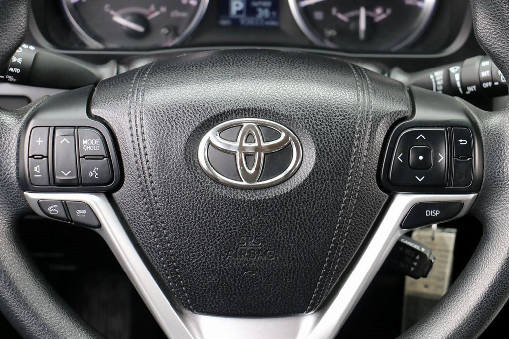 Used 2015 Toyota Highlander LE image 21