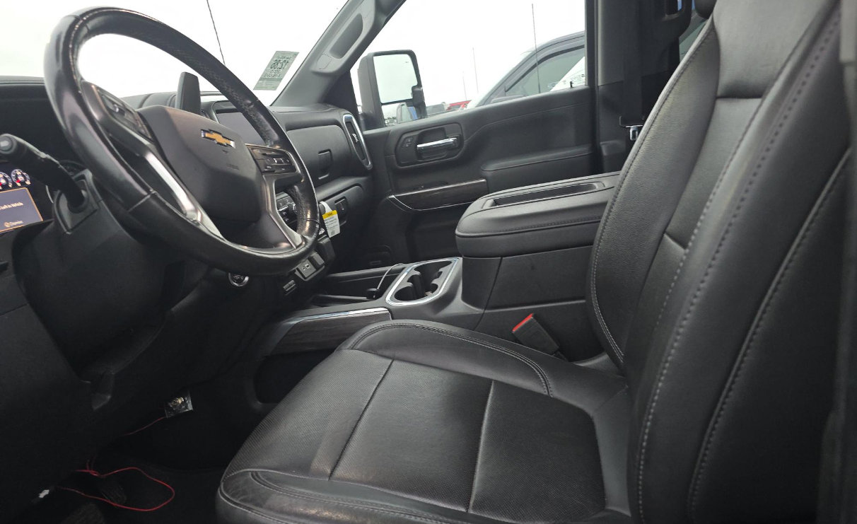 Used 2020 Chevrolet Silverado 2500 LTZ w/ LTZ Plus Package image 9