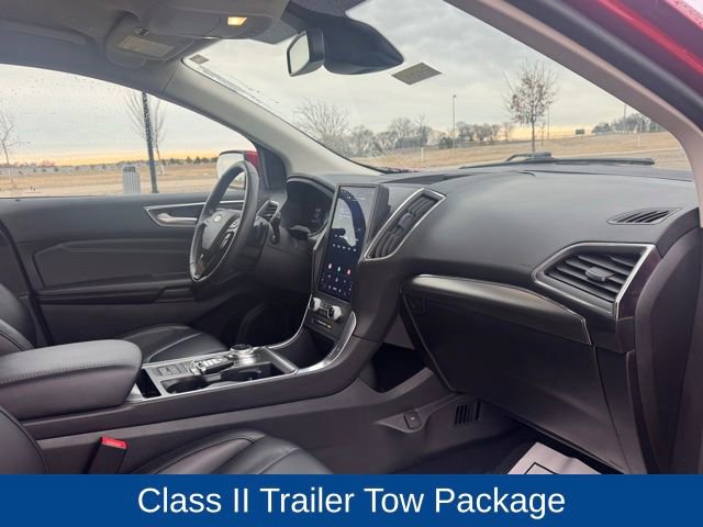 Used 2022 Ford Edge Titanium w/ Class II Trailer Tow Package AWD/4WD image 28