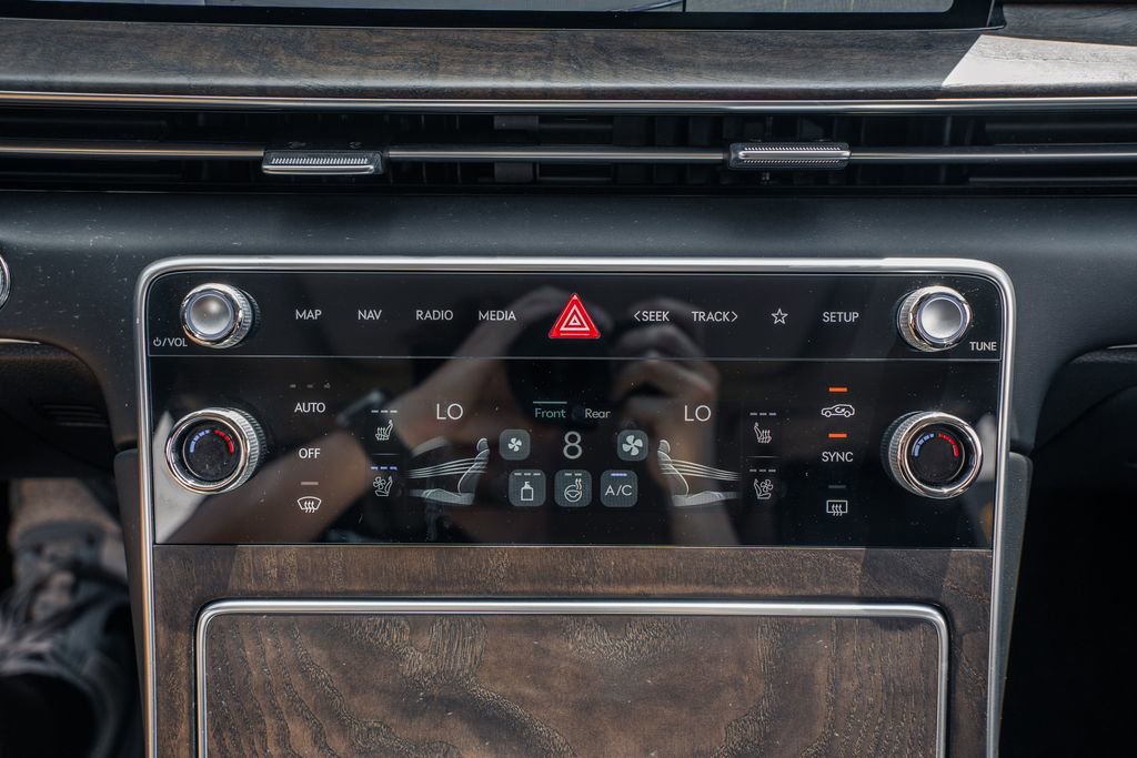 Used 2025 Genesis GV80 3.5T Prestige image 28