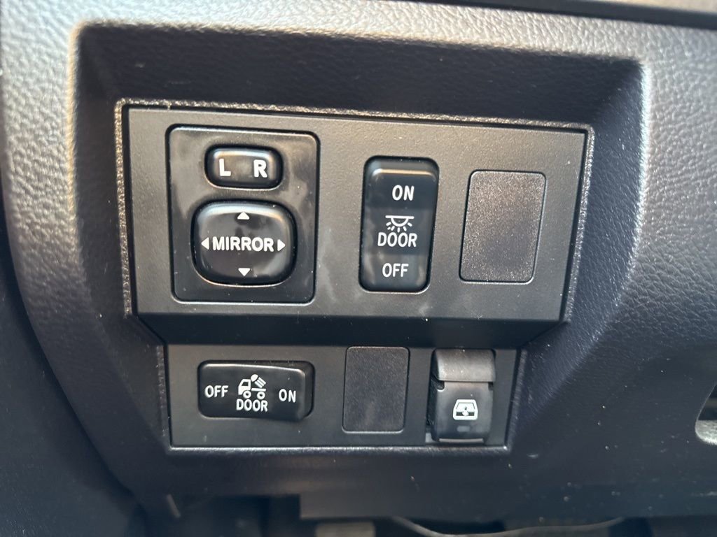 Used 2014 Toyota Tundra SR5 image 34
