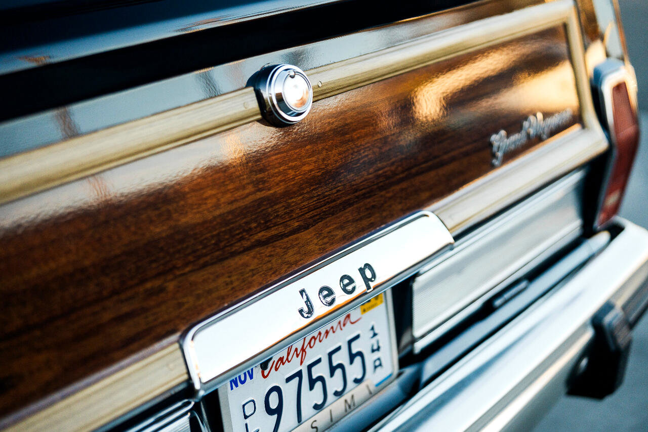 Used 1987 Jeep Grand Wagoneer image 33