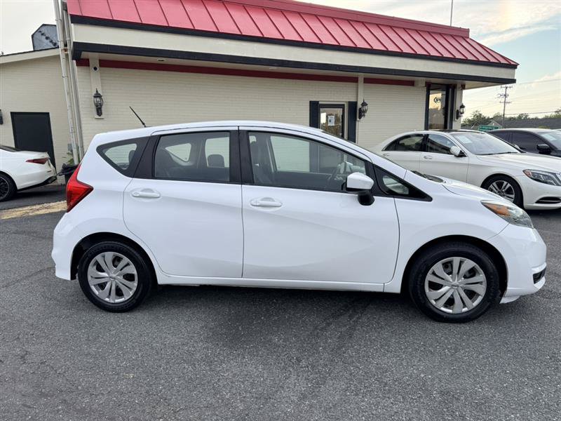 Used 2017 Nissan Versa Note SV FWD image 4