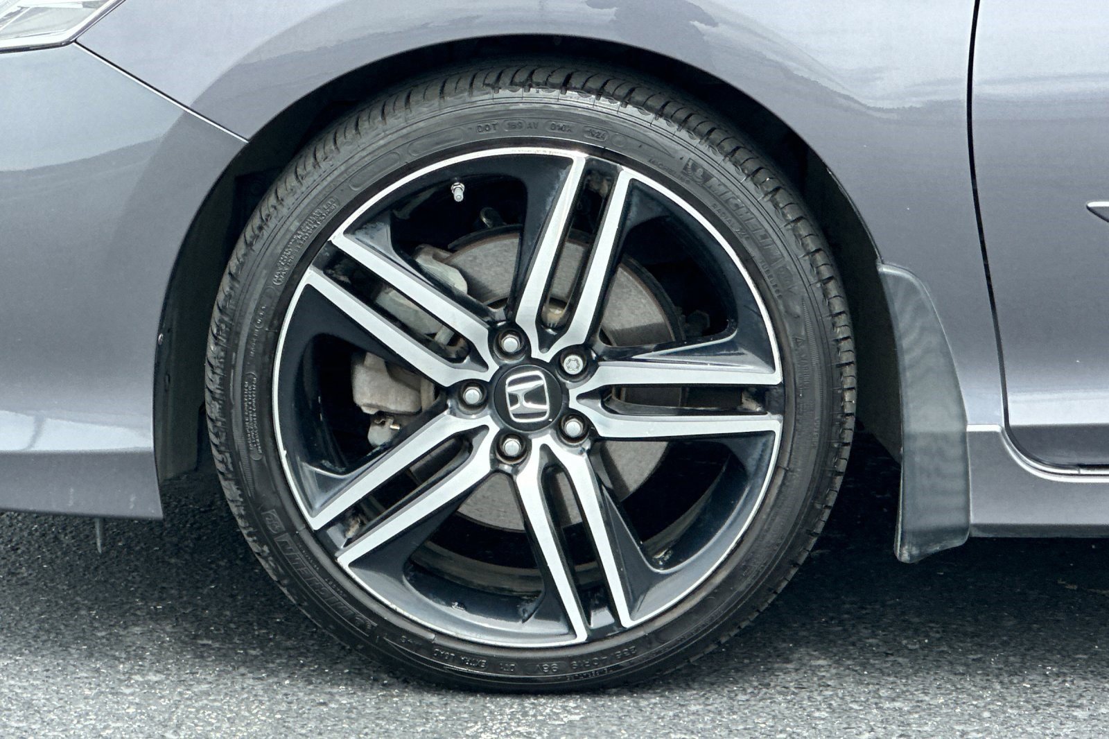 Used 2017 Honda Accord Touring image 12