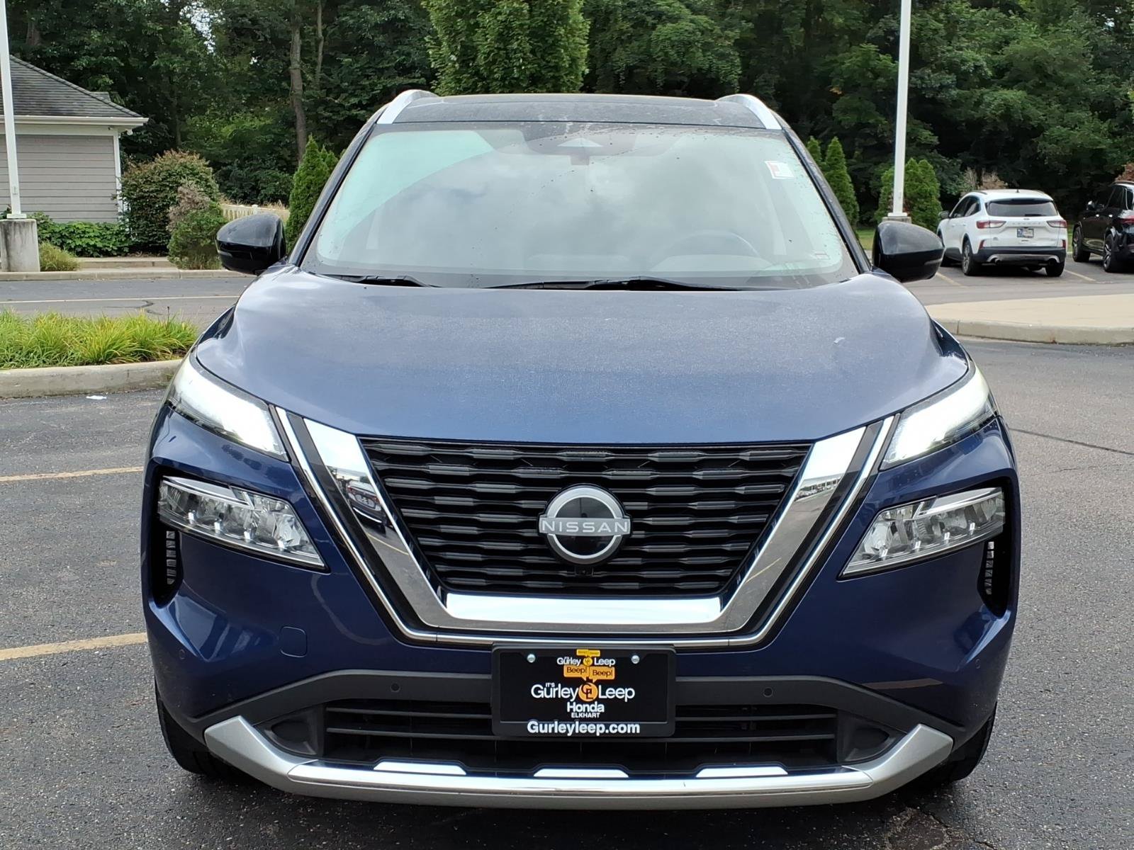 Used 2023 Nissan Rogue Platinum AWD/4WD image 2