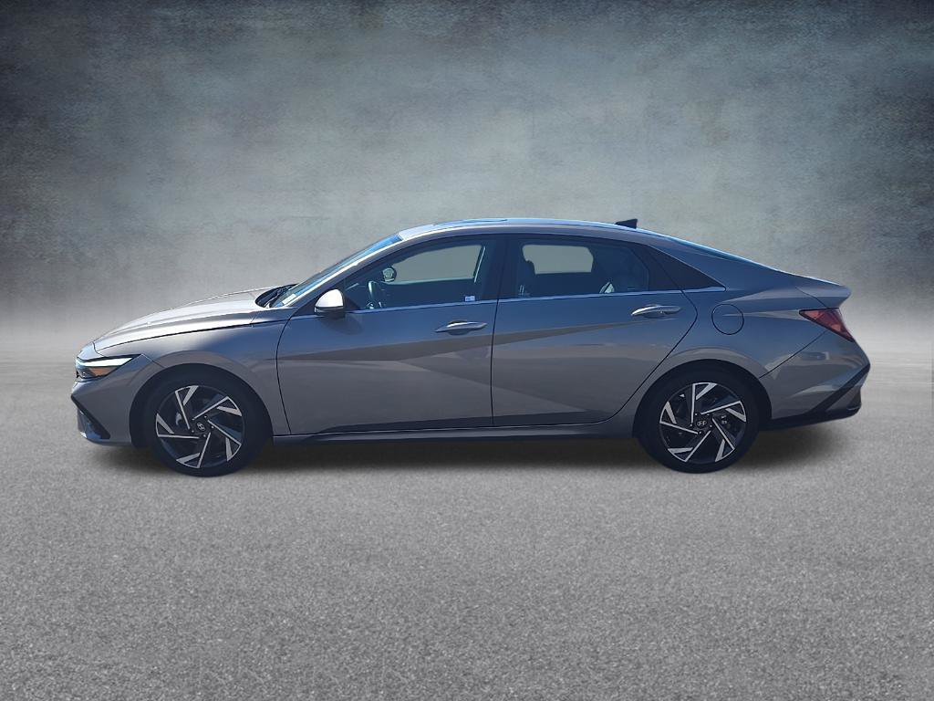 Used 2024 Hyundai Elantra Limited FWD image 7
