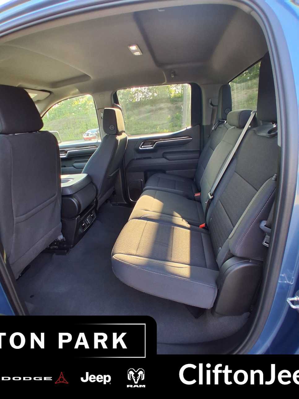 Used 2024 GMC Sierra 1500 SLE AWD/4WD image 13