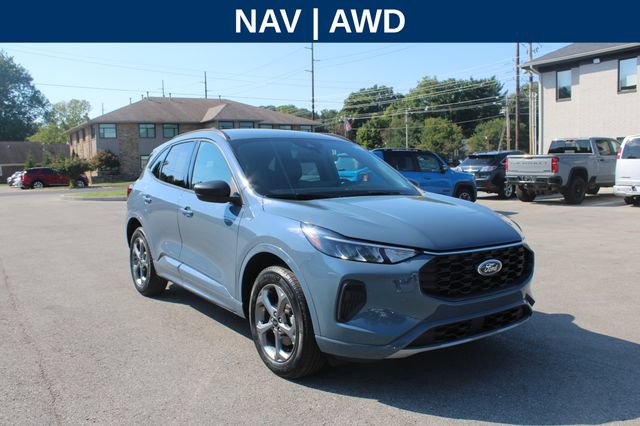 Used 2024 Ford Escape ST-Line w/ Tech Pack #1 AWD/4WD image 2