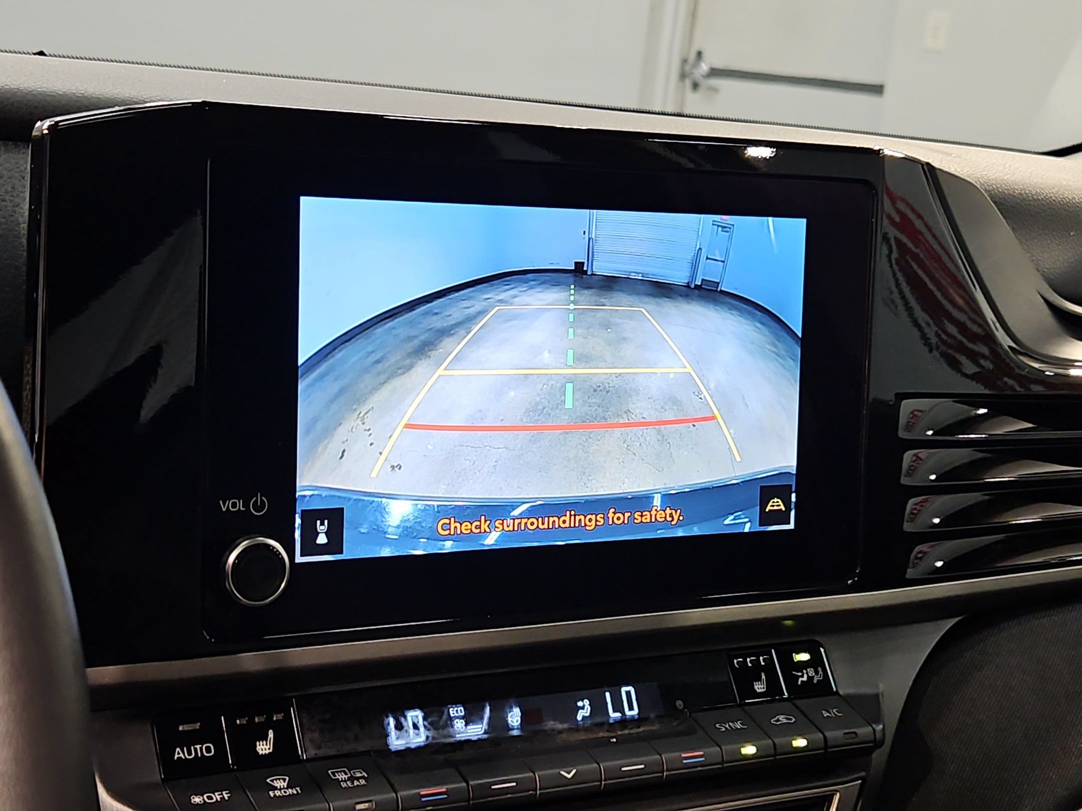 Used 2025 Toyota Camry LE w/ Convenience Package FWD image 31