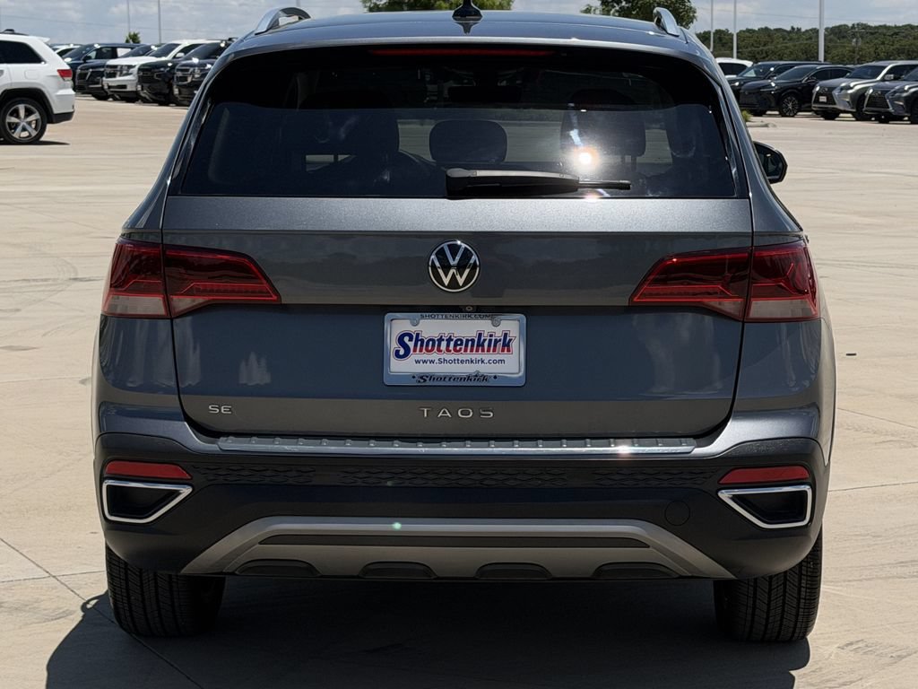 Used 2022 Volkswagen Taos SE w/ IQ.Drive SE Package FWD image 5