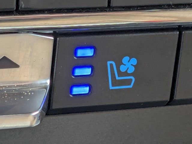 Used 2022 Ford F350 Lariat image 23