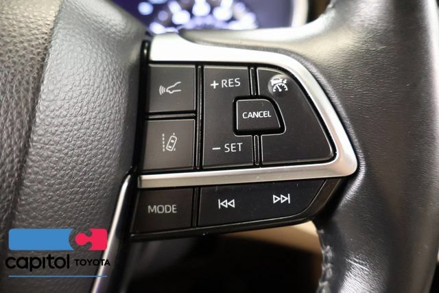 Certified 2021 Toyota Highlander XLE AWD/4WD image 18