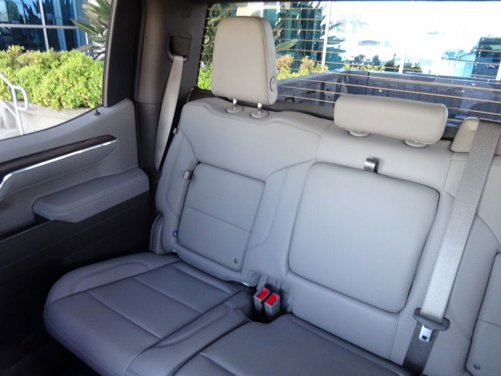 New 2026 GMC Sierra 1500 SLT AWD/4WD image 16