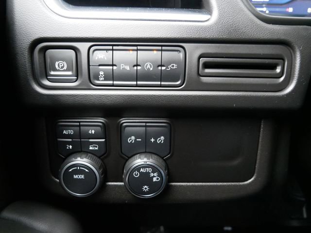 Used 2022 Chevrolet Suburban LT image 21