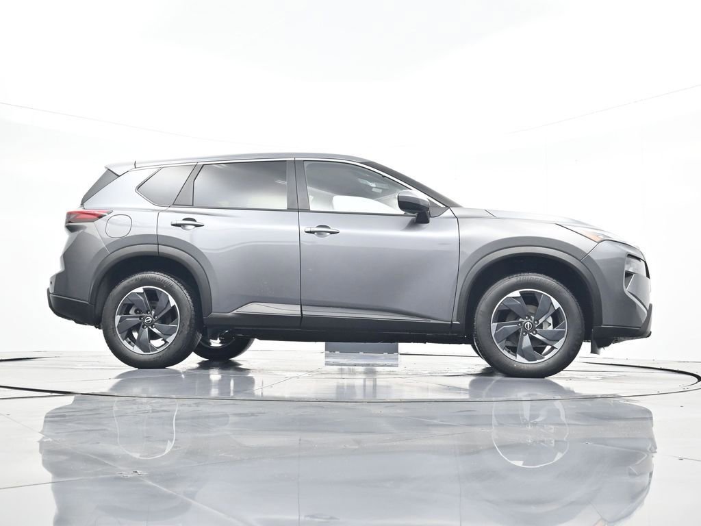Used 2024 Nissan Rogue SV image 34