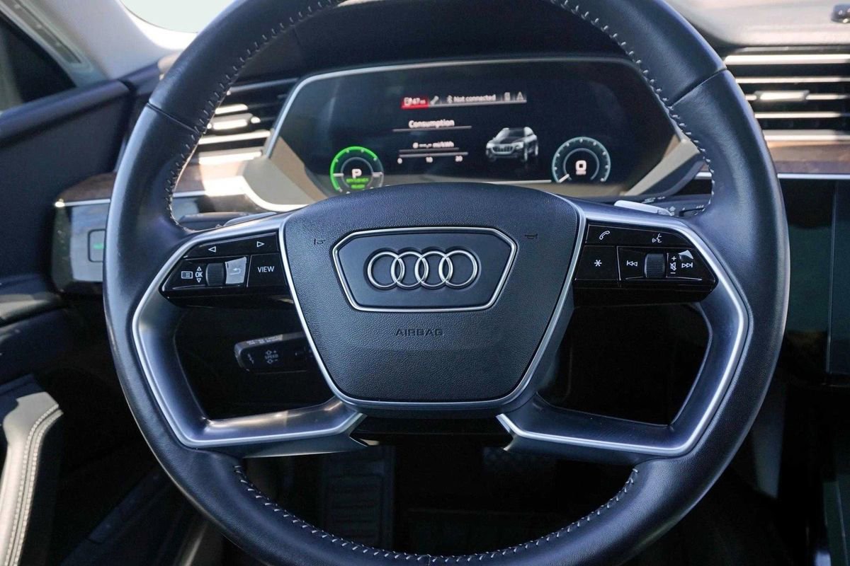 Used 2020 Audi e-tron Premium Plus image 23