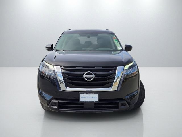Used 2024 Nissan Pathfinder SV image 2
