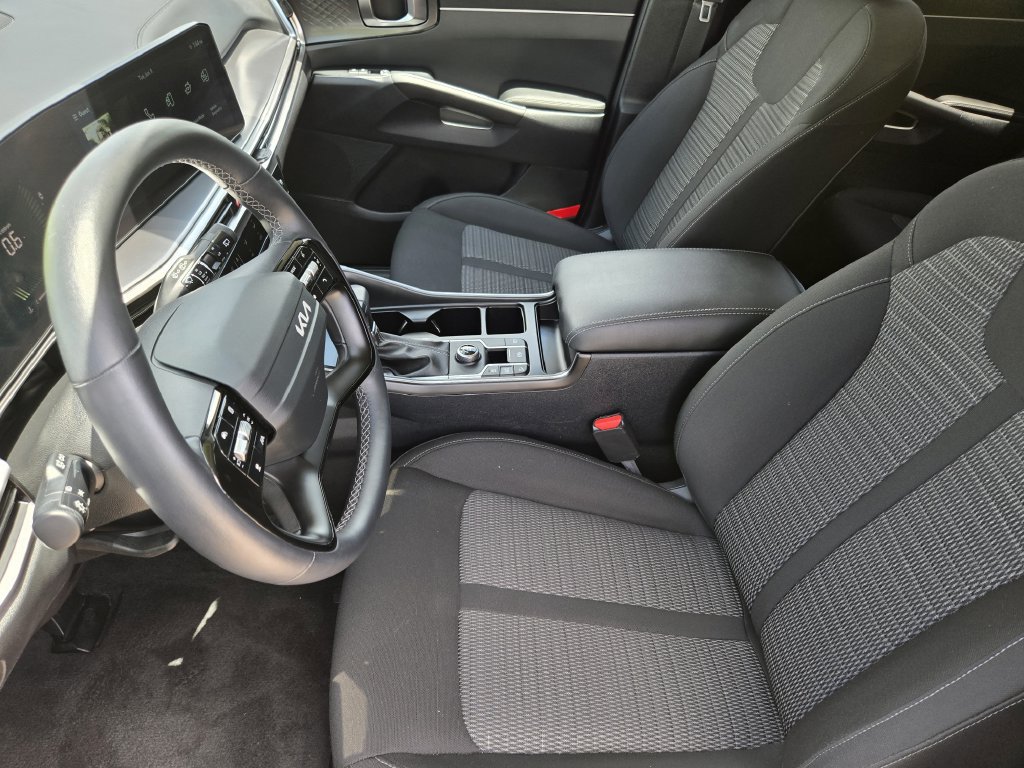 New 2026 Kia Sorento LX FWD image 9