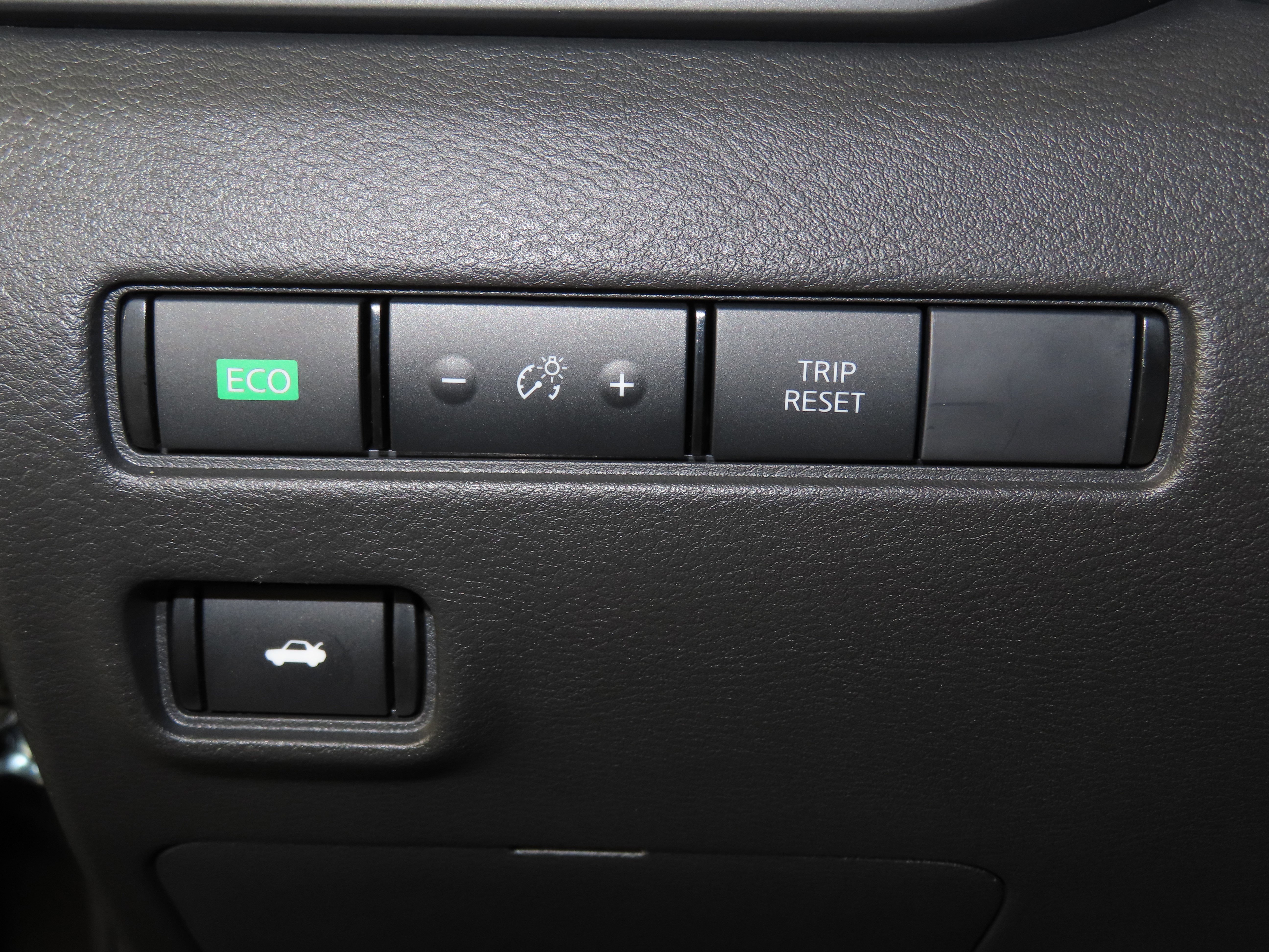 Used 2025 Nissan Sentra S image 35