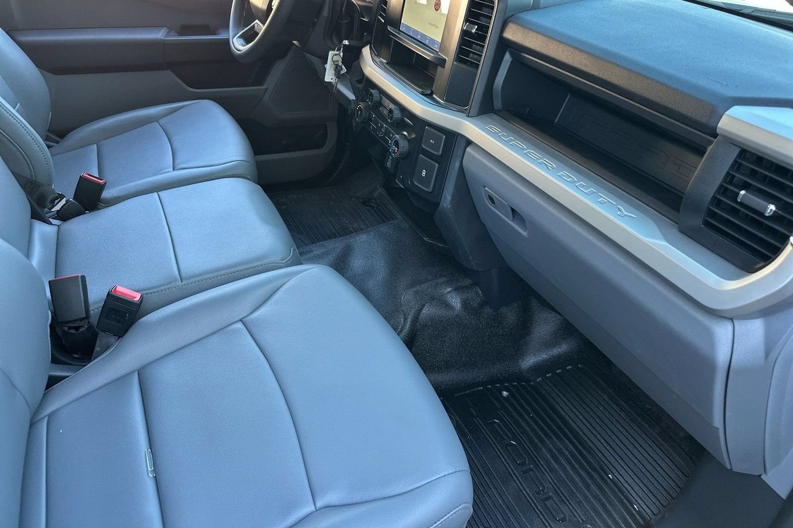 New 2025 Ford F550 4x4 Regular Cab Super Duty w/ XL Chrome Package image 19