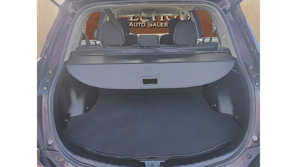 Used 2018 Toyota RAV4 LE FWD image 13