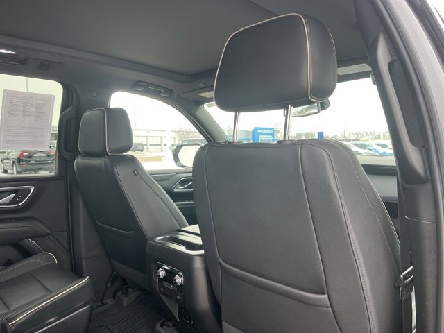 Used 2023 GMC Yukon XL SLT image 46