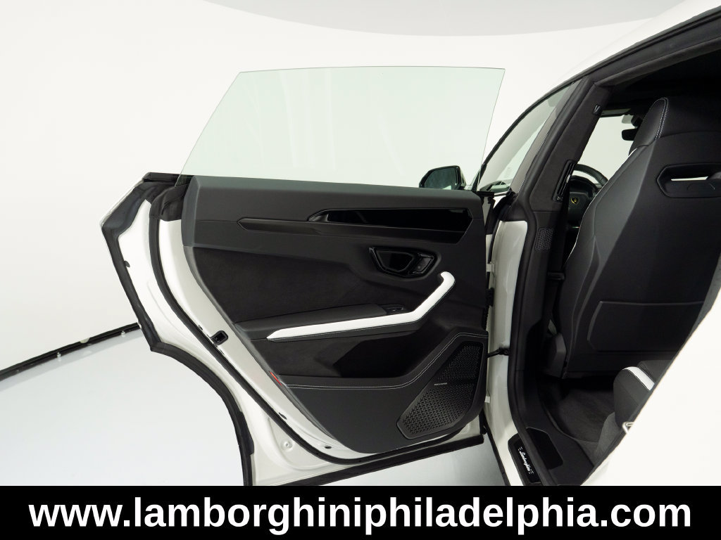 Used 2025 Lamborghini Urus SE AWD/4WD image 10