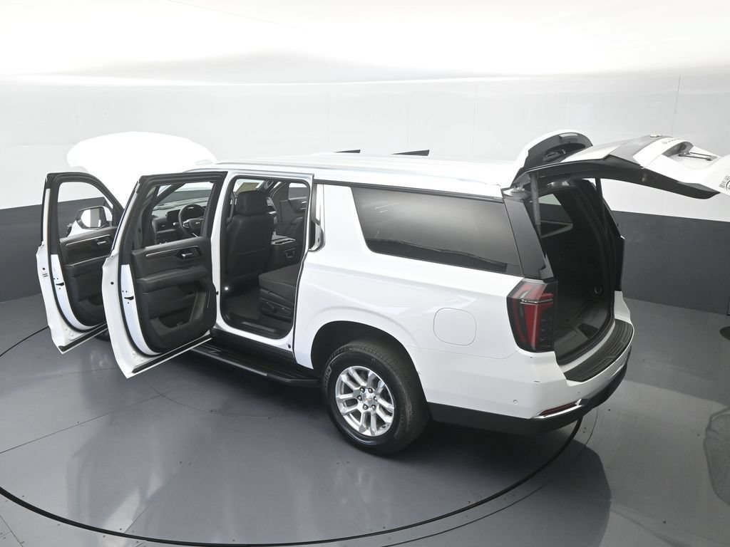 Used 2025 Chevrolet Suburban LT RWD image 73