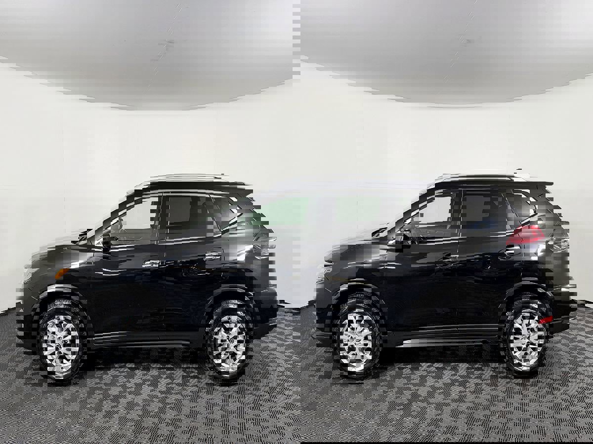 Used 2018 Nissan Rogue SV image 18