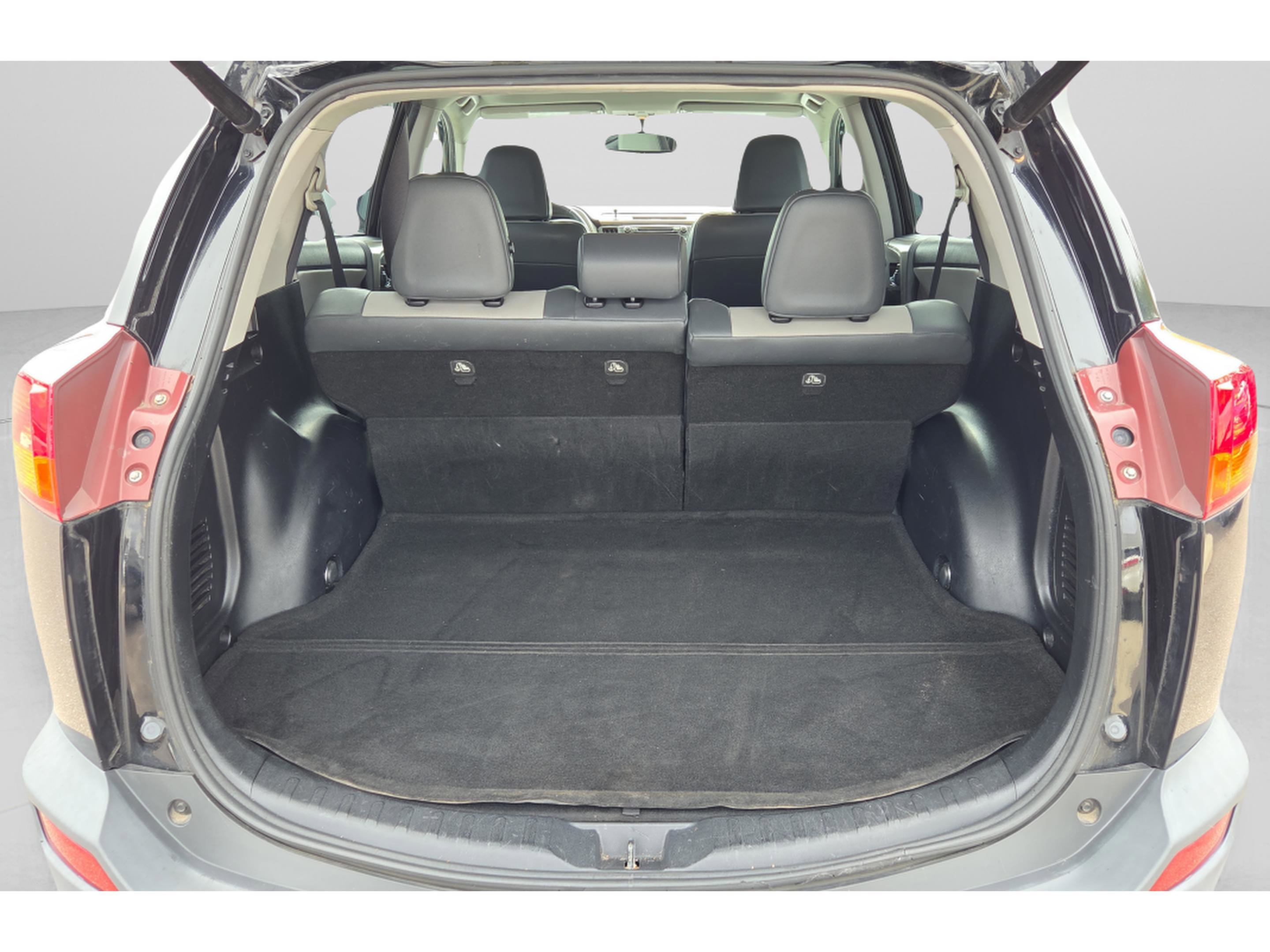 Used 2015 Toyota RAV4 Limited image 9