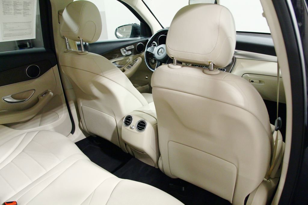 Used 2019 Mercedes-Benz GLC 300 4MATIC image 26
