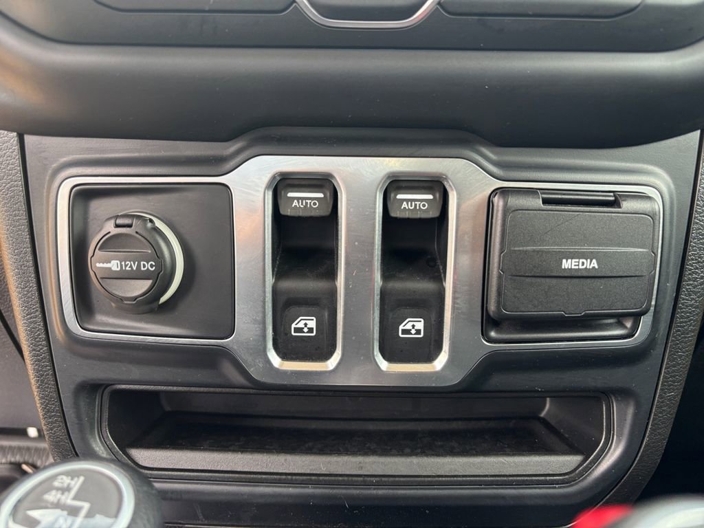 Used 2019 Jeep Wrangler Sport AWD/4WD image 27