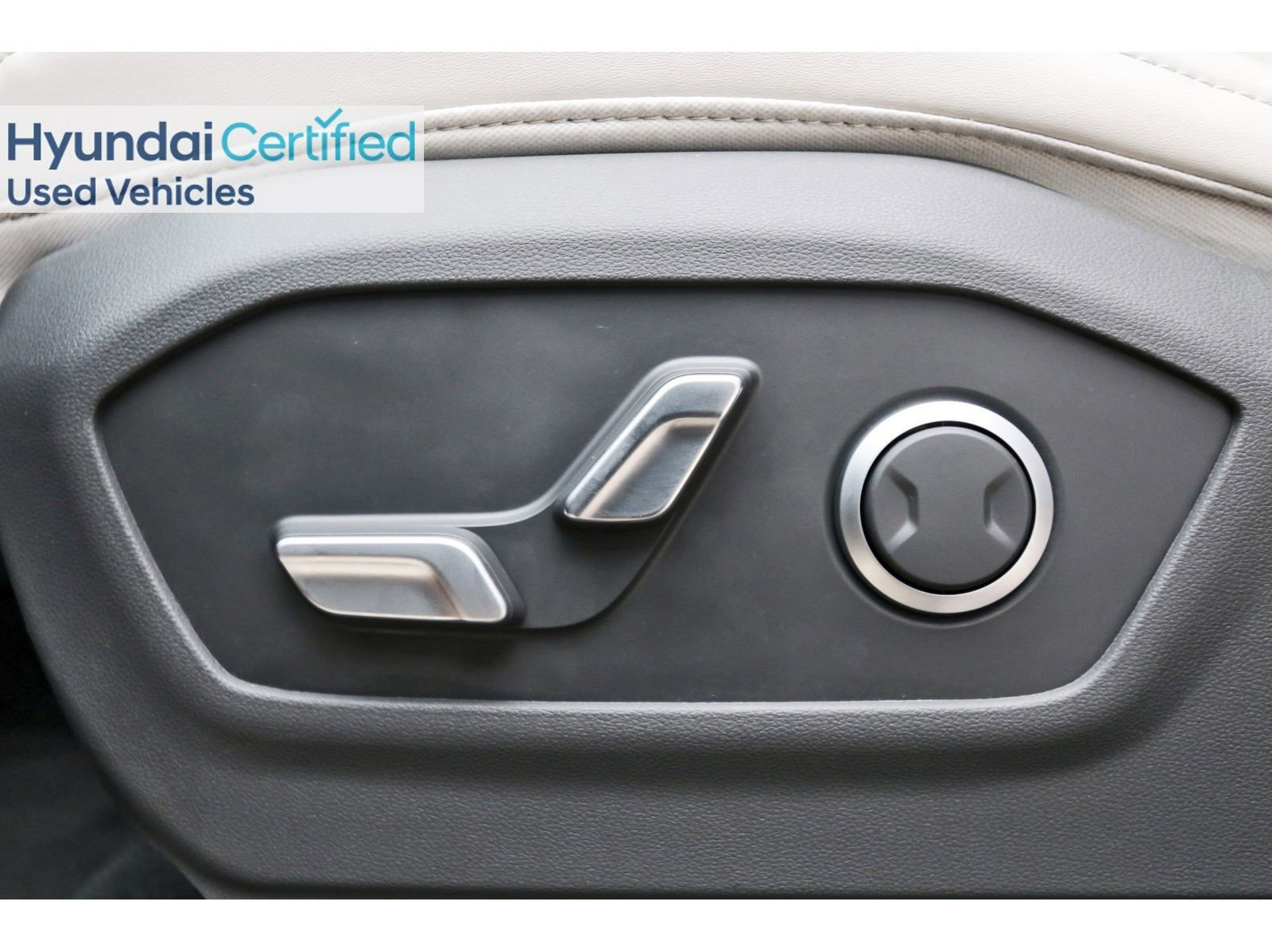 Used 2025 Hyundai Santa Fe SEL image 30