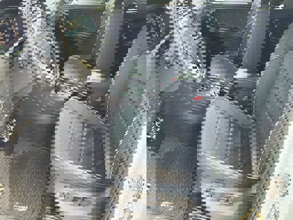 Used 2022 Volkswagen Tiguan SEL R-Line image 10