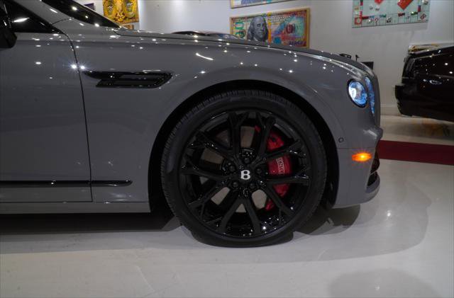 Used 2023 Bentley Flying Spur V8 image 11