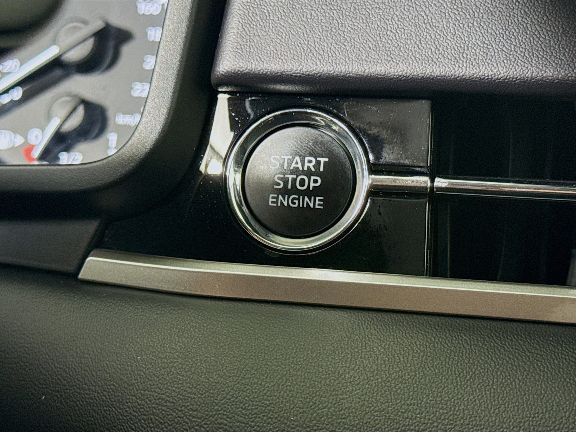 Used 2024 Mitsubishi Outlander SE FWD image 21
