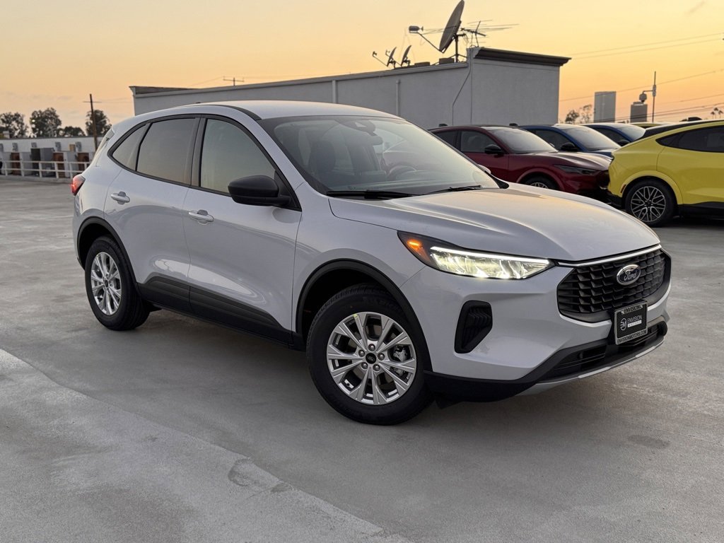 New 2025 Ford Escape Active image 2