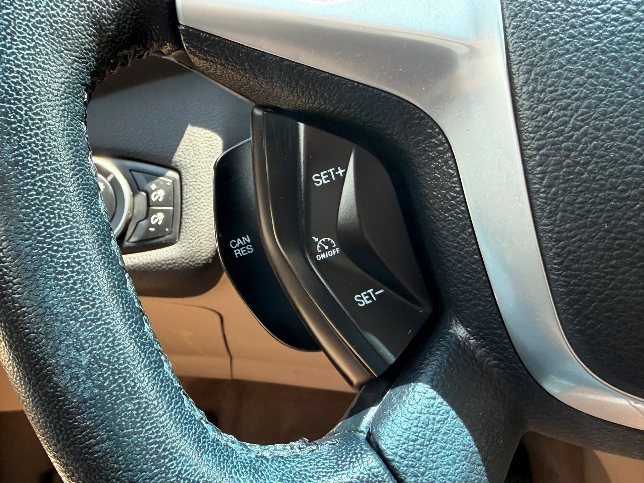 Used 2016 Ford Escape Titanium FWD image 38