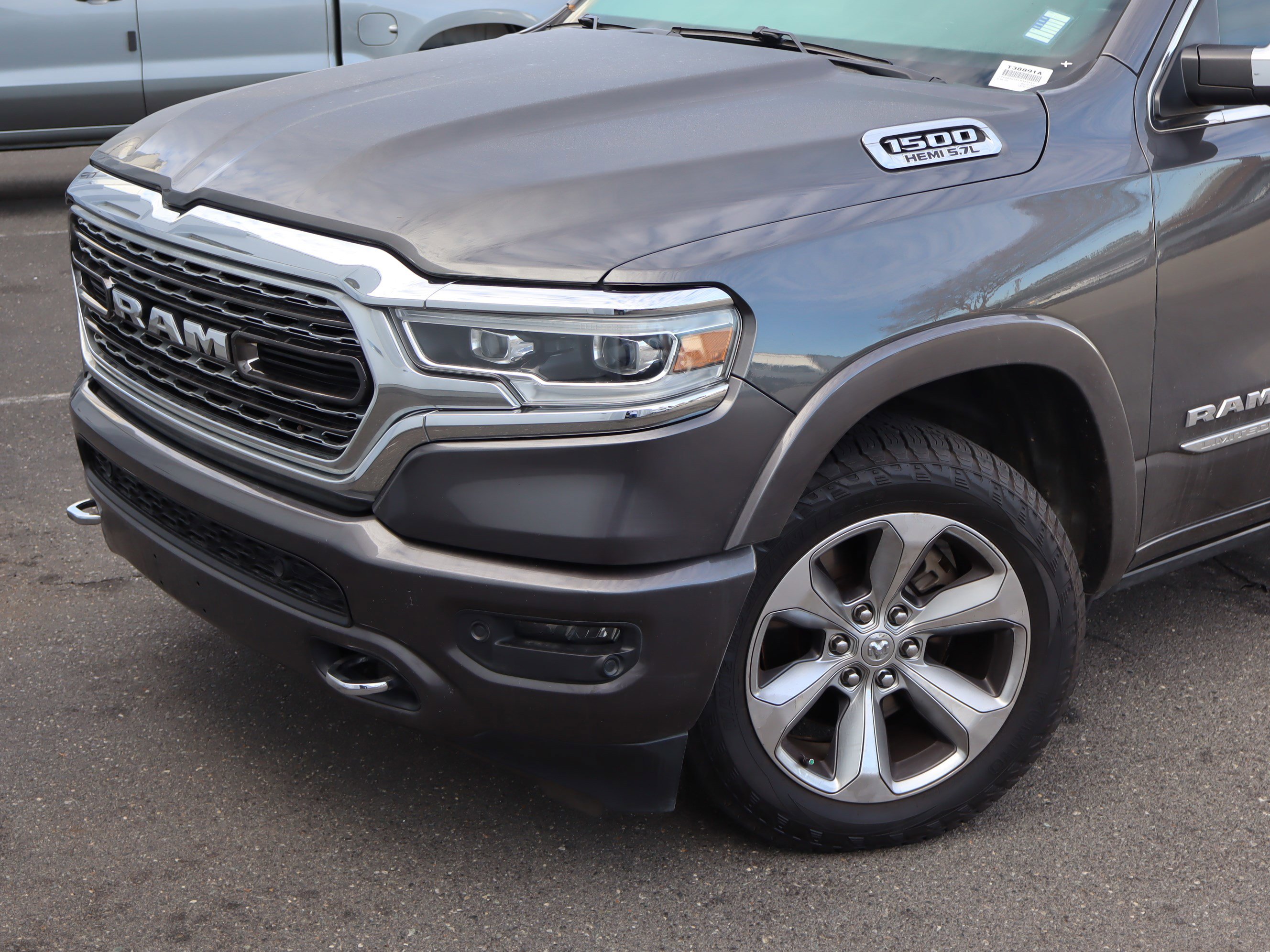 Used 2020 RAM 1500 Limited w/ Body Color Bumper Group image 6