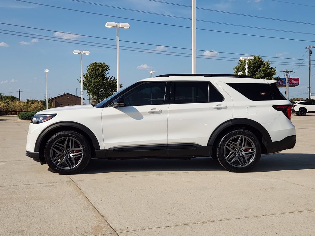 Used 2025 Ford Explorer ST w/ Sun And Sound Package AWD/4WD image 4