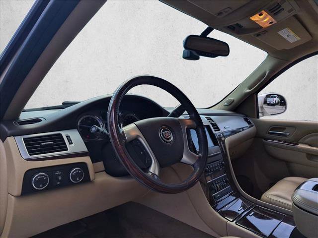 Used 2011 Cadillac Escalade 4WD Hybrid image 16