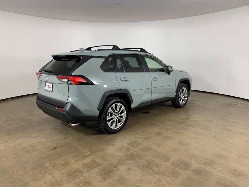 Used 2020 Toyota RAV4 XLE Premium FWD image 8