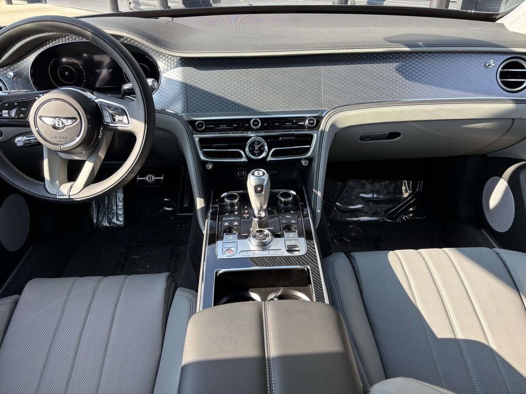 New 2026 Bentley Flying Spur Plug-In Hybrid image 4
